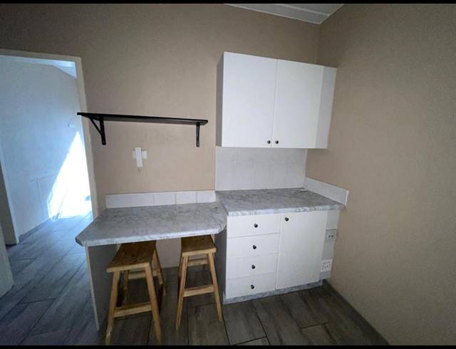 1 BEDROOM PROPERTY TO RENT IN KANNONIERS PARK